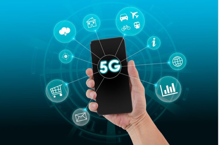 5G technology on mobile phone